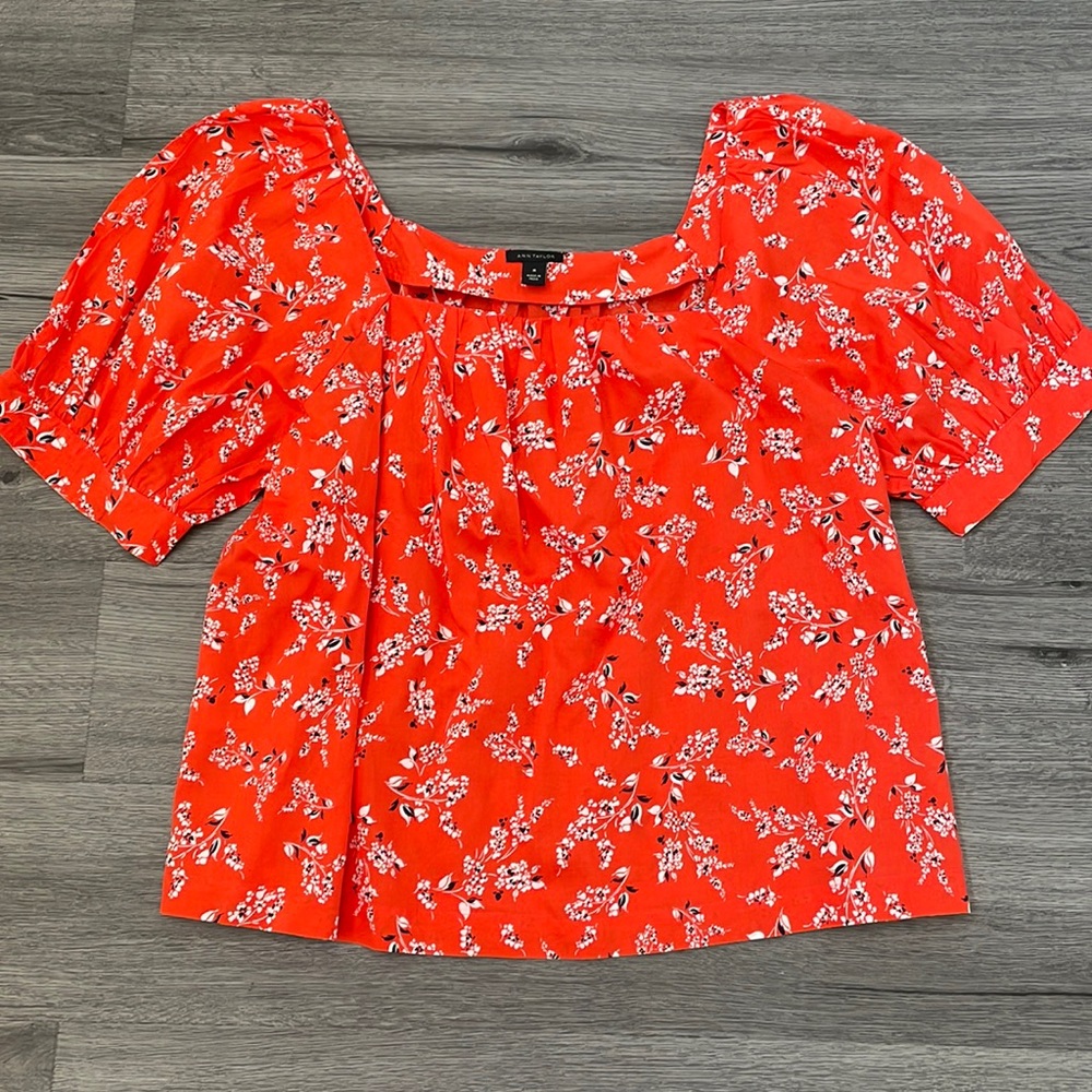 Ann Taylor Puff Sleeve Floral Top NWOT